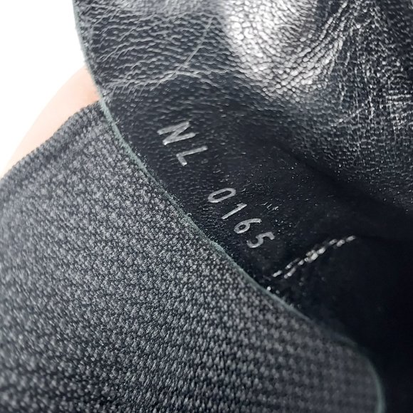 Louis Vuitton Monogram Brown Heels with Black Toe - Picture 3 of 15